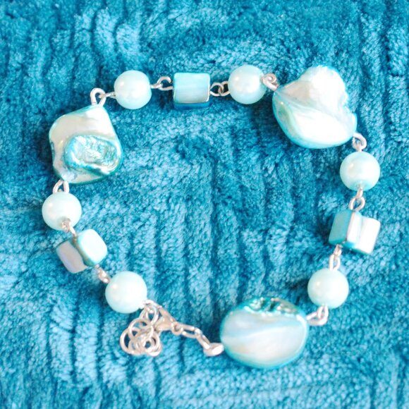 Handmade Beaded Mother of Pearl Bracelet with Coastal Ocean Aesthetic - Picture 2 of 7